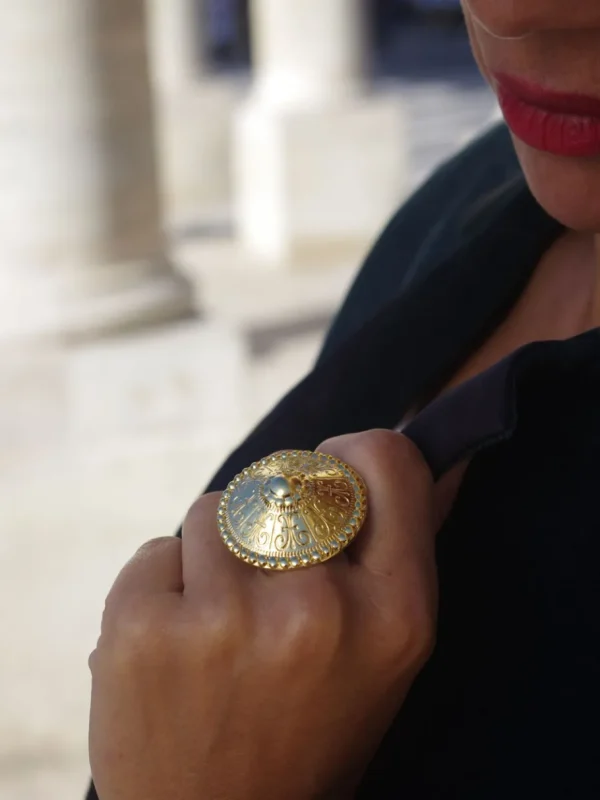Lotta Djossou Bague Dôme Dorée Outlet