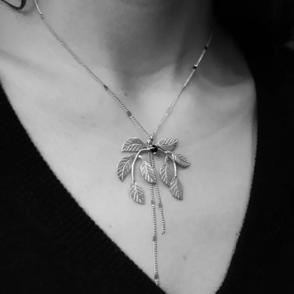 Lotta Djossou Collier Laurier Sale
