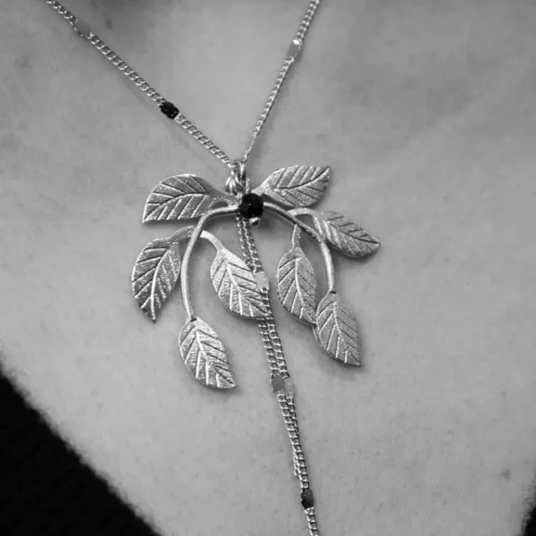 Lotta Djossou Collier Laurier Sale